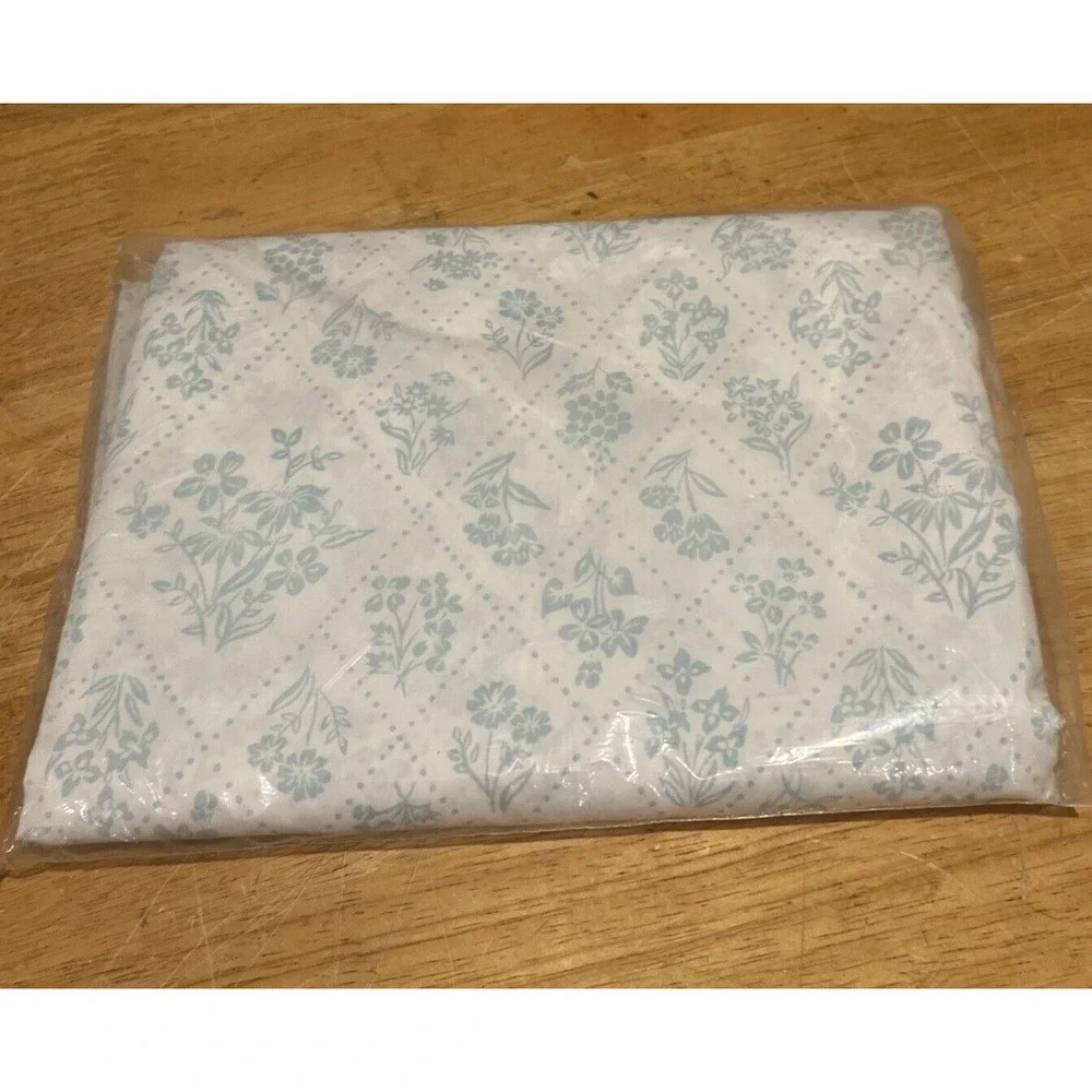 Vintage Meadowbrook Luxury Full Flat‎ Sheet Light Blue Floral Diamond New 81x96
